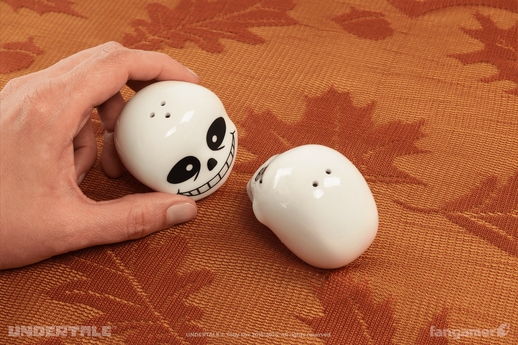UNDERTALE」－ サンズとパピルス ソルト&ペッパーセット - Fangamer Japan