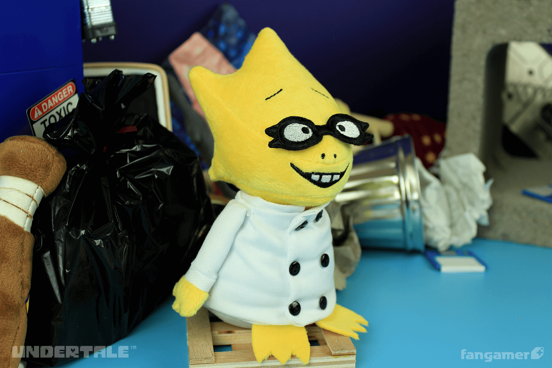 UNDERTALE」－ アルフィー ぬいぐるみキーホルダー - Fangamer Japan