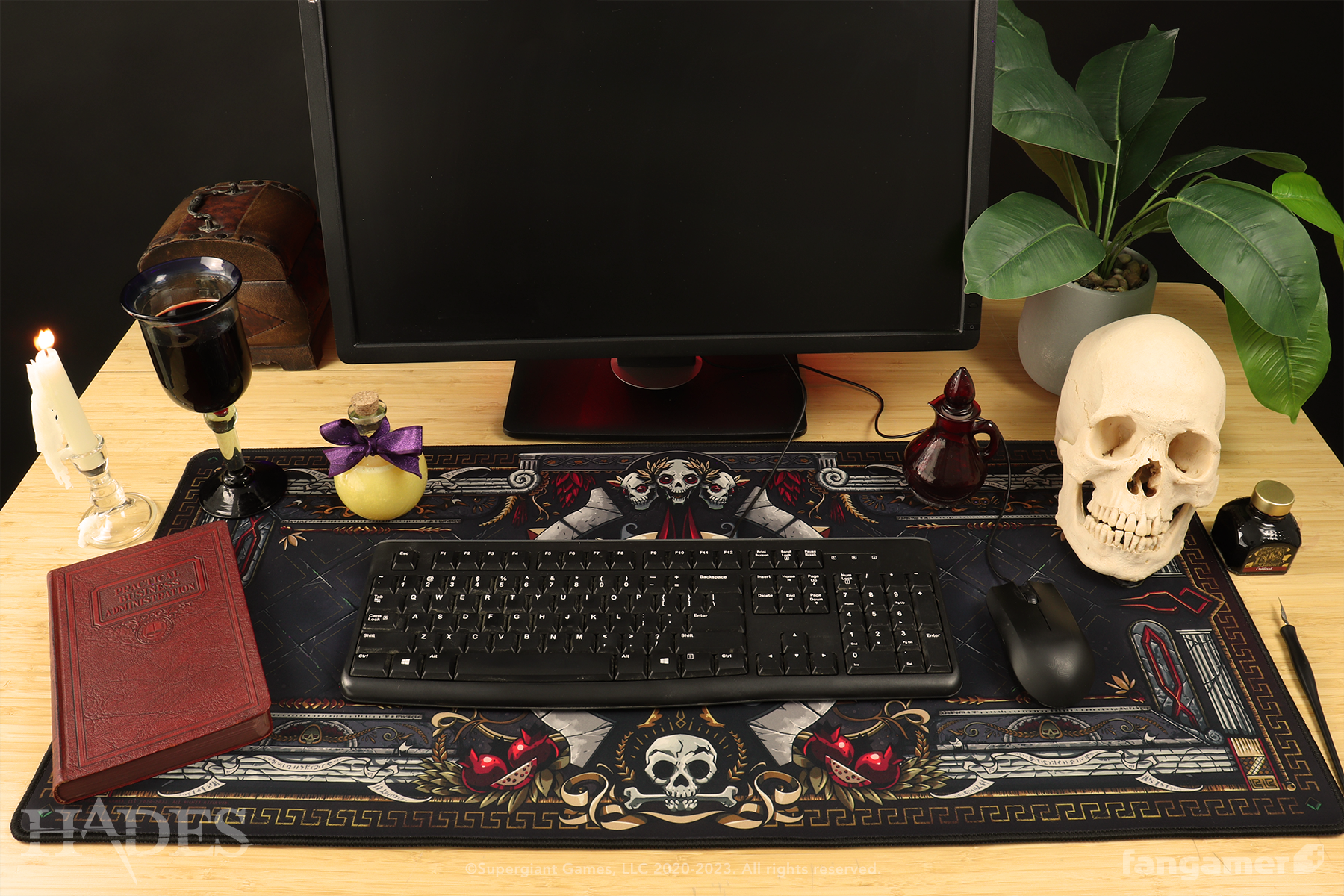 HADES」- 冥界の執務室 デスクマット - Fangamer Japan HADES」- 冥界の執務室 デスクマット - Fangamer Japan