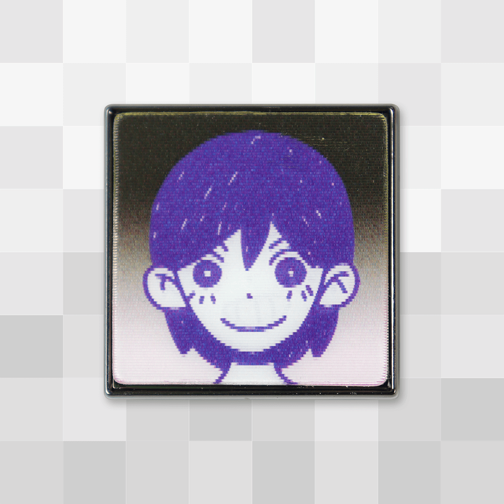 OMORI」－ ケル“にこにこ” レンチキュラーピンバッジ - Fangamer